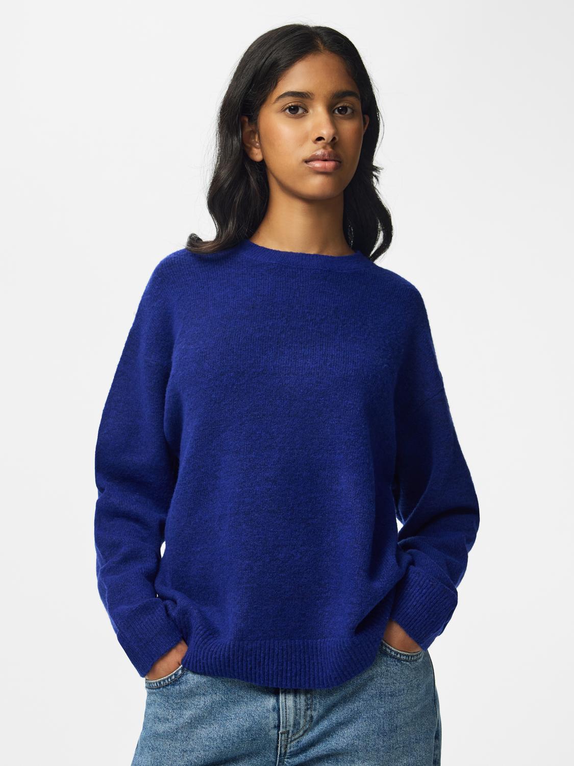 model_shot-front